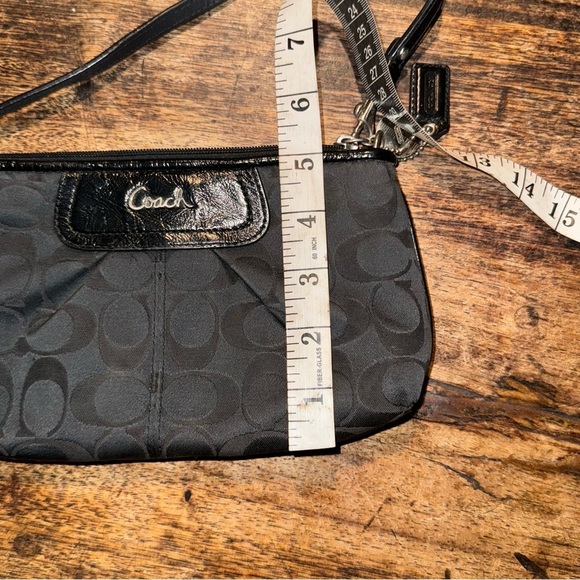 Coach Black Signature Wristlet Clutch with Leather Trim hang tags attached - Picture 7 of 16